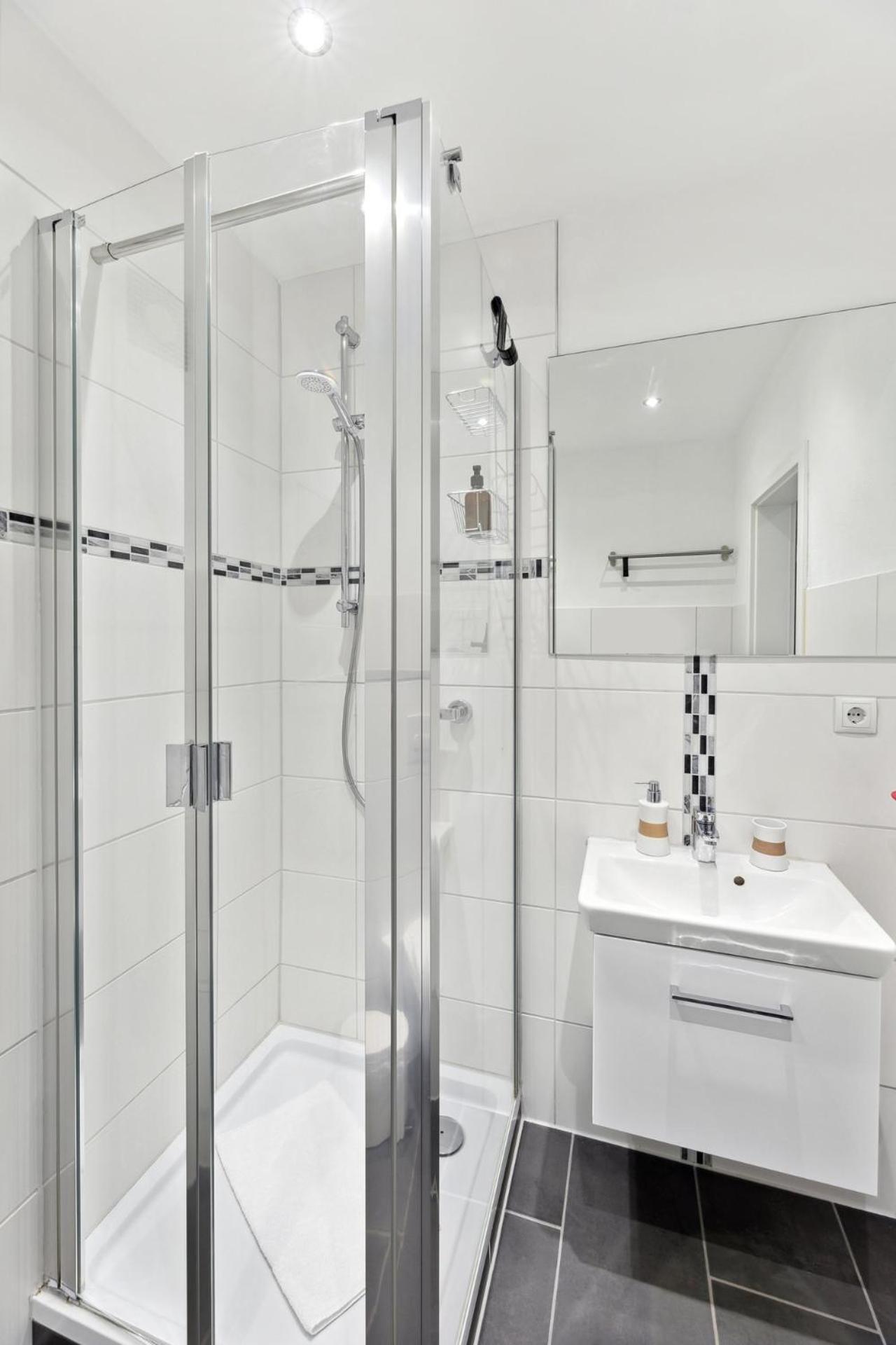 Sali Homes - Charming Studio Apartment In Heart Of Bayreuth With Balcony Buitenkant foto
