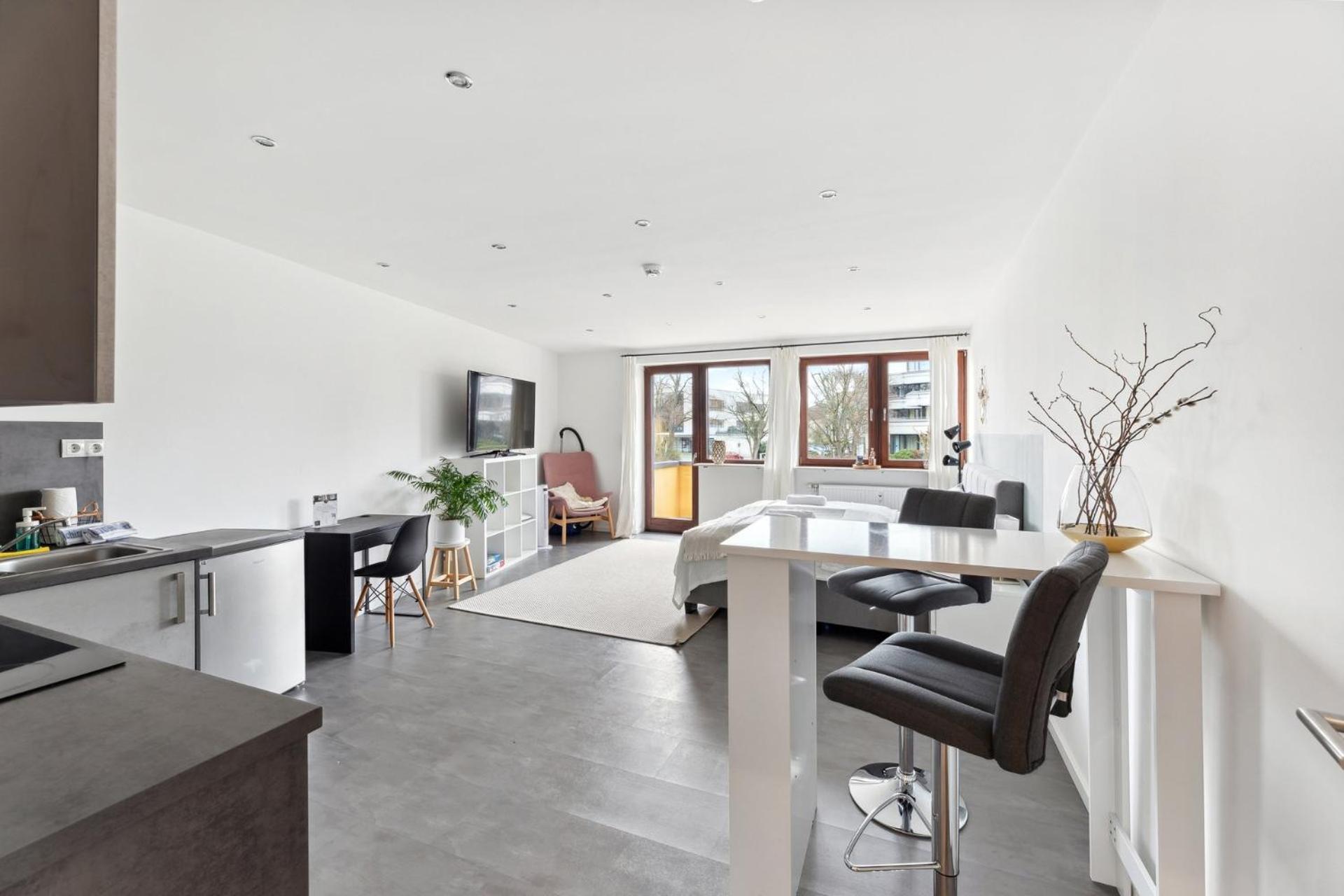 Sali Homes - Charming Studio Apartment In Heart Of Bayreuth With Balcony Buitenkant foto