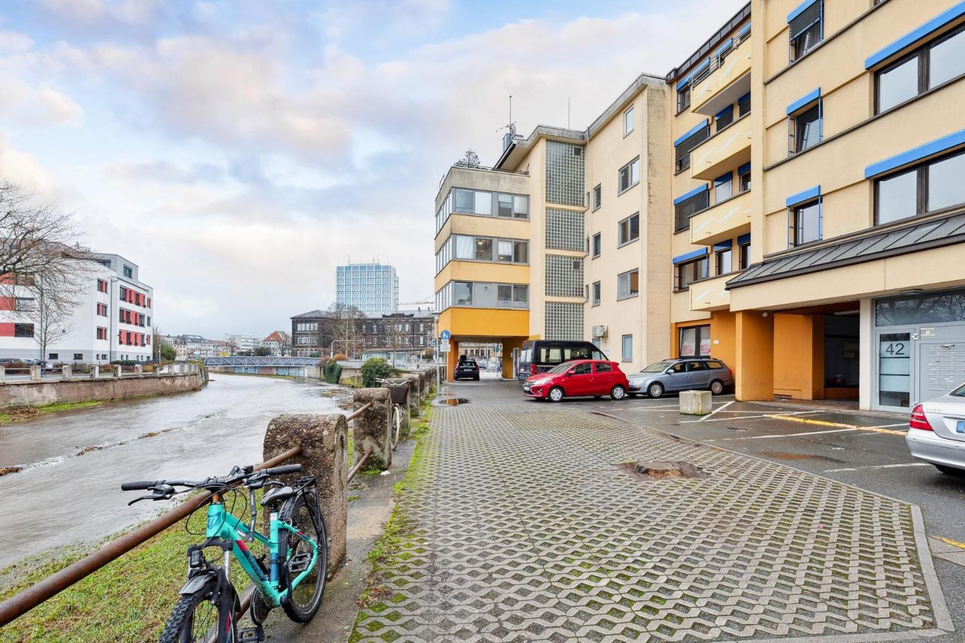 Sali Homes - Charming Studio Apartment In Heart Of Bayreuth With Balcony Buitenkant foto
